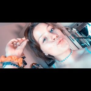 Meet your Posher, Bella